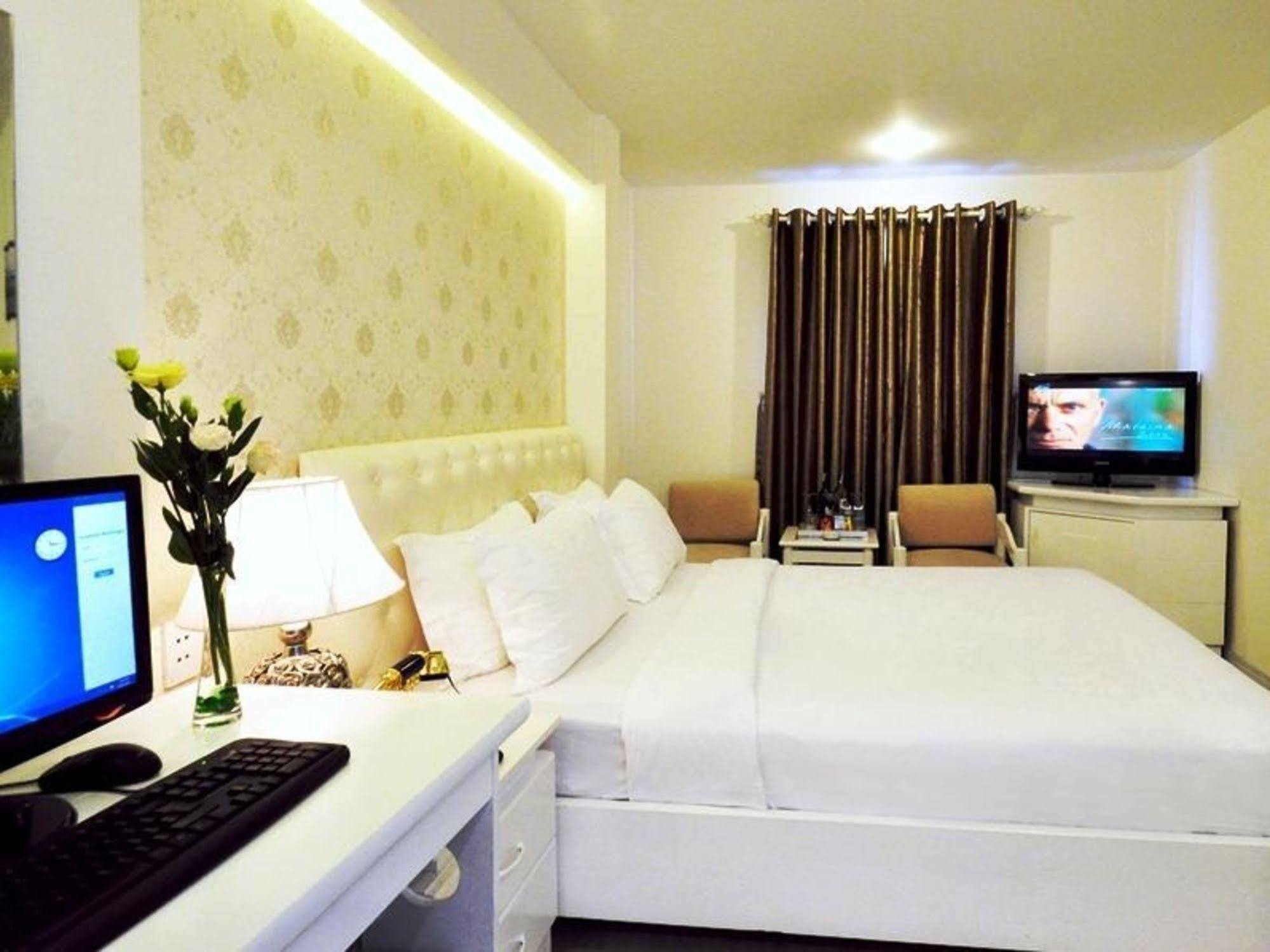 Adela Hotel Ho Chi Minh City Bagian luar foto